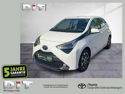 Schneeweiß Gebraucht 2021 Toyota Aygo Team Kleinwagen | 8.840 € (Guter Preis)