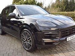 Chromitschwarz Gebraucht 2024 Porsche Cayenne S E-Hybrid SUV | 103.900 € (Superpreis)
