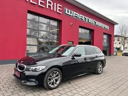 Schwarz Gebraucht 2020 BMW 318 Sport Line Kombi | 14.980 € (Guter Preis)