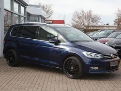 Blau Gebraucht 2016 VW Touran Highline Van / Kleinbus | 15.450 € (Guter Preis)