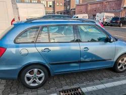 Blau Gebraucht 2011 Skoda Fabia Kombi | 1.999 € (Guter Preis)