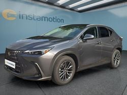 Grau Gebraucht 2024 Lexus NX350h SUV | 55.299 € (Teuer)