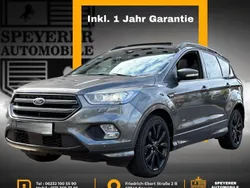 Grau Gebraucht 2017 Ford Kuga ST-Line SUV | 18.480 € (Fairer Preis)