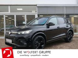 Grenadillschwarz metallic Neu 2025 VW Tiguan R-line SUV | 58.386 € (Etwas zu teuer)