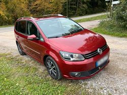 Rot Gebraucht 2014 VW Touran Highline Van / Kleinbus | 11.400 € (Etwas zu teuer)