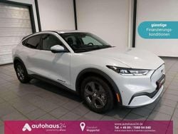 Weiß Gebraucht 2022 Ford Mustang Mach-E Extended Range SUV | 31.990 € (Guter Preis)