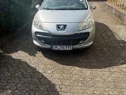 Silber Gebraucht 2007 Peugeot 207 CC Cabrio | 2.500 € (Guter Preis)