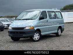 Silber Gebraucht 1999 Toyota HiAce Van / Kleinbus | 9.999 €