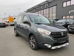 Grau Gebraucht 2018 Dacia Dokker Celebration Van / Kleinbus | 11.577 € (Fairer Preis)