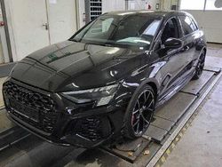 Mythosschwarz metallic (metallic) Gebraucht 2024 Audi RS3 Sportback Advanced Kleinwagen | 55.900 € (Guter Preis)