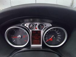 Schwarz Gebraucht 2009 Ford Focus Kombi | 1.450 €