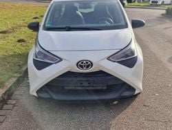 Weiß Gebraucht 2018 Toyota Aygo Kleinwagen | 6.990 € (Fairer Preis)