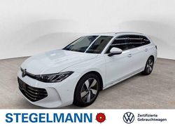 Weiß Gebraucht 2025 VW Passat Elegance Kombi | 35.770 € (Superpreis)