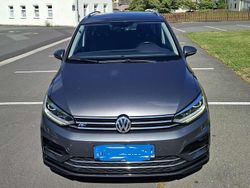 Grau Gebraucht 2017 VW Touran Highline Van / Kleinbus | 15.700 € (Fairer Preis)