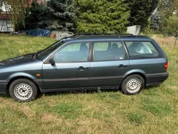 Grau Gebraucht 1994 VW Passat Kombi | 1.290 €
