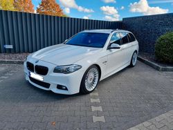 Weiß Gebraucht 2016 BMW 520 Comfort Edition Kombi | 17.700 € (Teuer)
