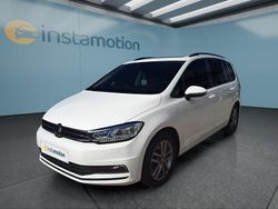 Weiß Gebraucht 2023 VW Touran Van / Kleinbus | 33.199 € (Etwas zu teuer)