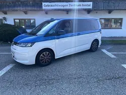 Medium blue candyweiß (blau Gebraucht 2021 VW T7 Basis Van | 45.900 € (Guter Preis)
