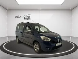 Blau Gebraucht 2015 Dacia Dokker Celebration Van | 8.990 € (Fairer Preis)