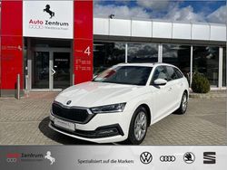 Weiß Gebraucht 2023 Skoda Octavia Style Kombi | 22.970 € (Fairer Preis)