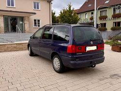 Blau Gebraucht 2001 VW Sharan Family Van / Kleinbus | 1.780 €
