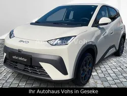 Weiß Neu 2025 BYD Dolphin Boost Kleinwagen | 25.470 € (Guter Preis)