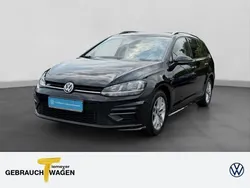 Schwarz Gebraucht 2019 VW Golf VII R-line Kombi | 20.870 € (Etwas zu teuer)