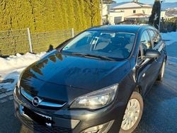 Schwarz Gebraucht 2014 Opel Astra Edition Kombi | 2.999 € (Guter Preis)