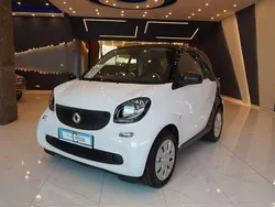 Weiß Gebraucht 2018 Smart ForTwo Coupé Kleinwagen | 9.590 € (Fairer Preis)