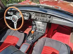 Rot Gebraucht 1974 MG B Cabrio | 17.500 €