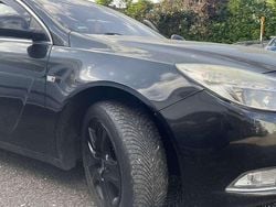 Karbonschw graphitschw midnigh Gebraucht 2011 Opel Insignia Design Edition Kombi | 1.460 € (Superpreis)