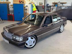 Grau Gebraucht 1991 Mercedes 190 Limousine | 10.999 €
