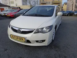 Weiß Gebraucht 2009 Honda Civic Hybrid Limousine | 8.500 € (Teuer)