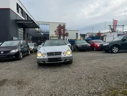 Silber Gebraucht 1999 Mercedes CLK220 Cabrio | 3.600 €