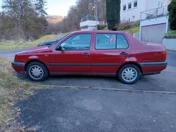 Rot Gebraucht 1994 VW Vento Limousine | 1.700 €