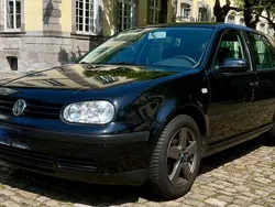 Schwarz Gebraucht 2000 VW Golf IV Edition Kleinwagen | 2.950 € (Fairer Preis)