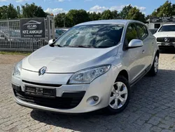 Silber Gebraucht 2010 Renault Mégane III Expression Limousine | 2.990 € (Fairer Preis)