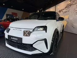 Perlmuttweiß metallic, black Neu 2025 Alpine A290 Kleinwagen | 43.989 € (Guter Preis)