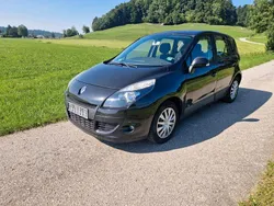 Schwarz Gebraucht 2010 Renault Mégane III Limousine | 1.999 € (Guter Preis)