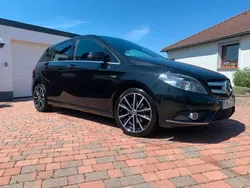 Schwarz Gebraucht 2012 Mercedes B180 Sport Edition Van / Kleinbus | 9.399 € (Fairer Preis)