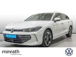 Weiß Gebraucht 2024 VW Passat Elegance Kombi | 59.835 €