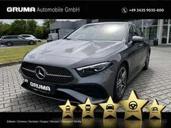 Grau Gebraucht 2023 Mercedes A200 AMG Limousine | 32.490 € (Fairer Preis)