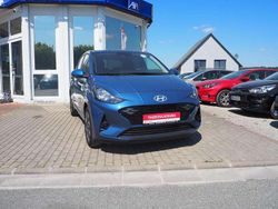 Vibrant blue pearl Gebraucht 2024 Hyundai i10 Kleinwagen | 16.989 € (Fairer Preis)