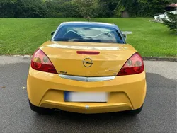 Gelb Gebraucht 2004 Opel Tigra Cabrio | 2.000 €