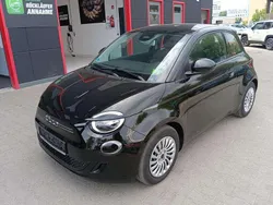 Onyxschwarz Gebraucht 2022 Fiat 500e Action Kleinwagen | 15.996 € (Etwas zu teuer)