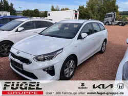 Weiss Gebraucht 2021 Kia Ceed | 17.799 €