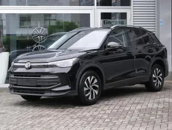Grenadillschwarz metallic Neu 2025 VW Tiguan Comfortline SUV | 44.189 € (Fairer Preis)