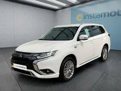 Weiß Gebraucht 2021 Mitsubishi Outlander P-HEV SUV | 22.149 € (Guter Preis)