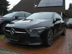 Schwarz Gebraucht 2021 Mercedes CLA200 Shooting Brake Kombi | 24.900 € (Fairer Preis)