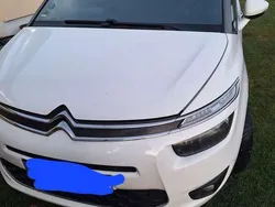 Weiß Gebraucht 2015 Citroën Grand C4 Picasso SELECTION Van / Kleinbus | 9.900 € (Guter Preis)